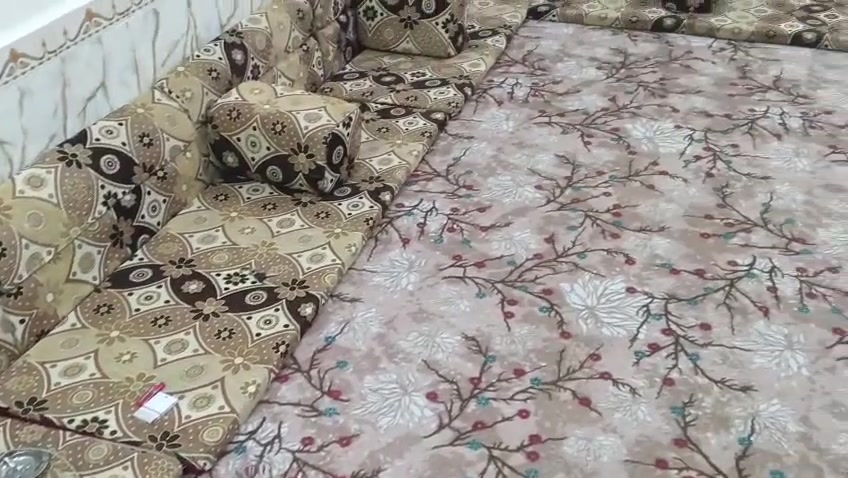جلسه عربيه للبيع السعر ١٥٠ فضليه المحينه قرب مدرسة الإمام الباقر عليه السلام تلفون ***********
