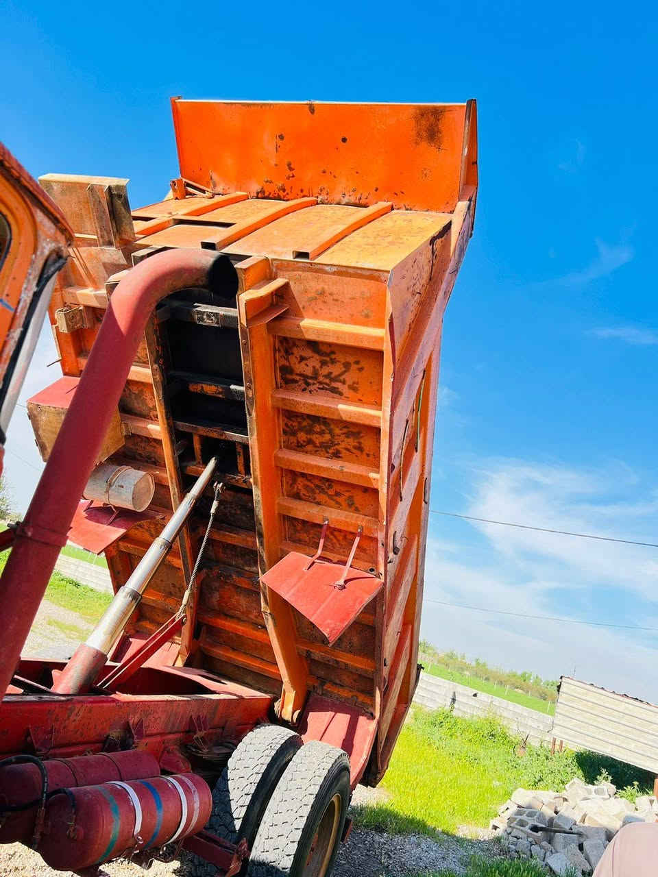 مان ٨٢ رقم صلاح الدين الماني سنويه بسمي لل٢٧
محرك ستندر لا صرف ولا بخار مابيها صبغ  جاهزه طخم تاير جديد باتريات جدد كهربائيات الويل الخلفي صاج اكسل شركه  تستلمه حصة كاز تريد   تحويل ثاني يوم للبيع 135 وبيه مجال   المكان كركوك /قضاء الحويجه
‏‪***********‬‏
