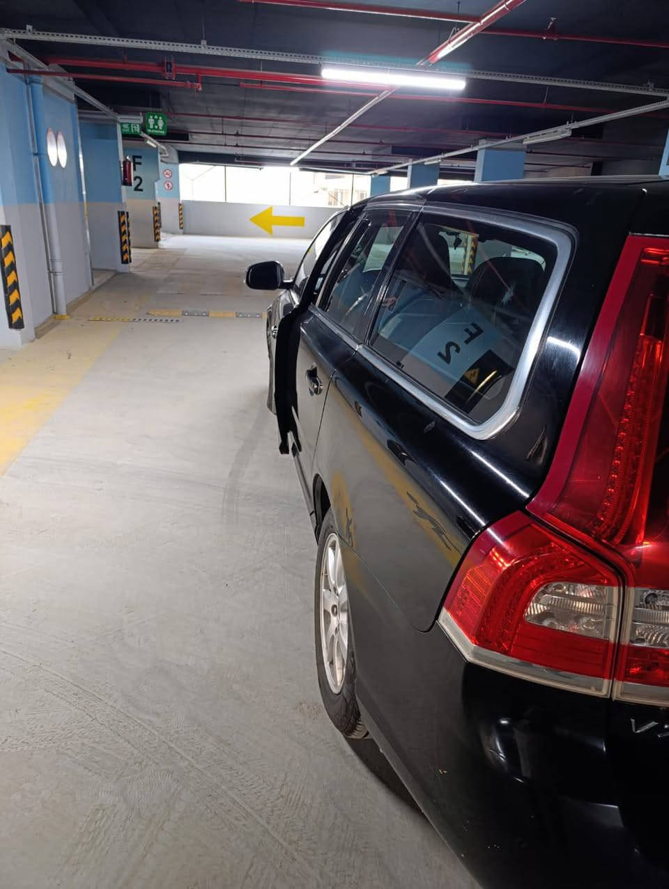 هذه سيارة فولفو V70 موديل 2014، بمحرك رباعي الأسطوانات، سيارة رائعة. قد يكون للمحرك بعض المشاكل. أنا مهندس من تركيا، وأبيعها لأني سأعود إلى تركيا. يمكنك معاينتها، ويمكنك فحصها في أي مكان. السيارة خالية من الحوادث ولا توجد بها أي مشاكل في الطلاء. دهوك, العراق


**إذا كنت صاحب هذا الإعلان وتريد حذفه لأي سبب، رجاءا أرسل رسالة إلى الدعم الفني**