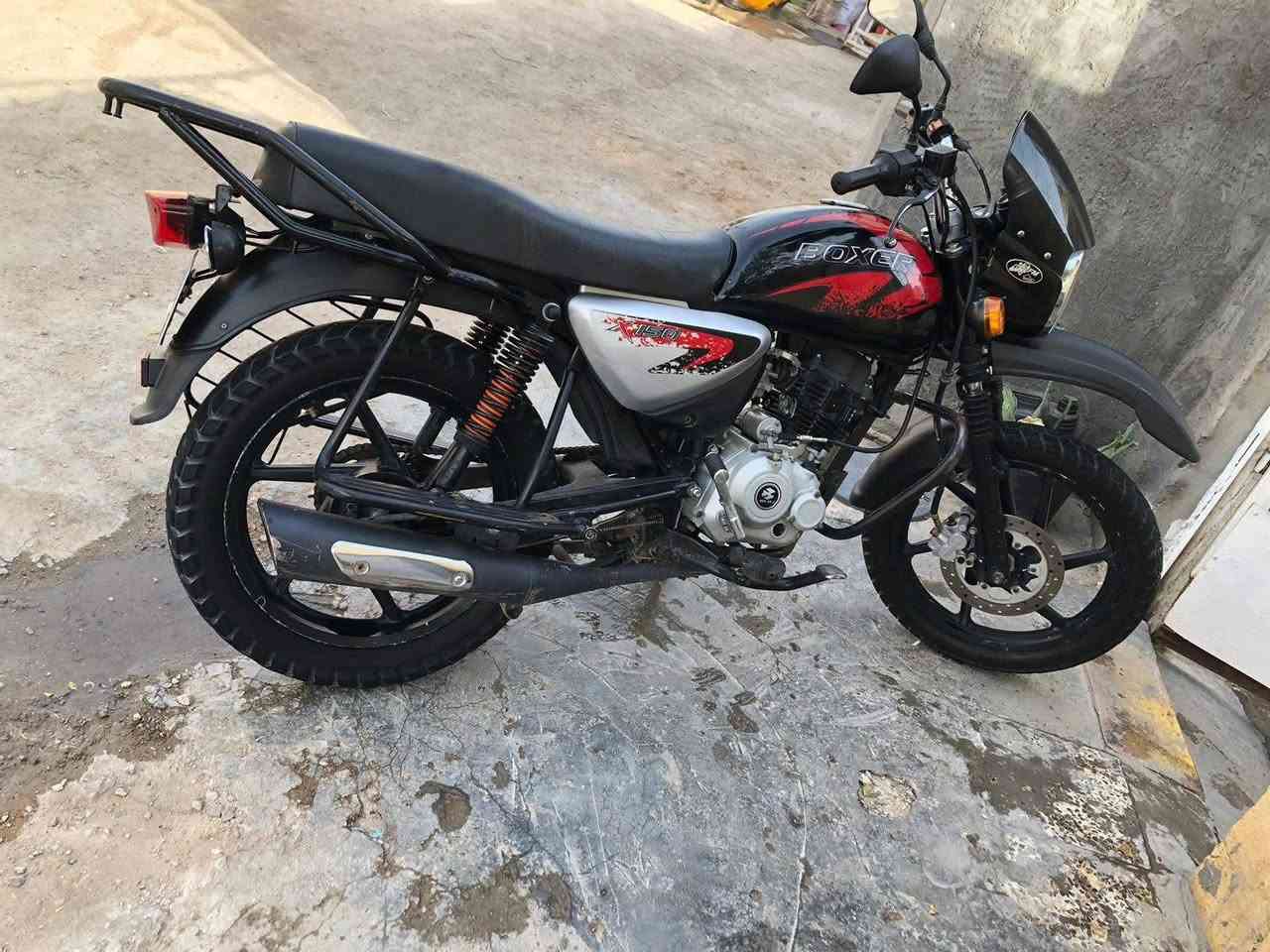 دراجه بوكسر للبيع 21 رقمها بغداد لوحات انكليزي مكاني محموديه تحويل ثاني يوم خير من الله محركها السعر مليونين وبيها مجال للتواصل ***********
