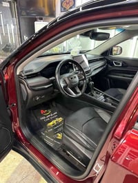 جيب كومباس  موديل ٢٢ للبيع رقم صاحب السيارة ٠٧٧٠٠٤٩٠٣٨٣ لاستفسار  باقي...