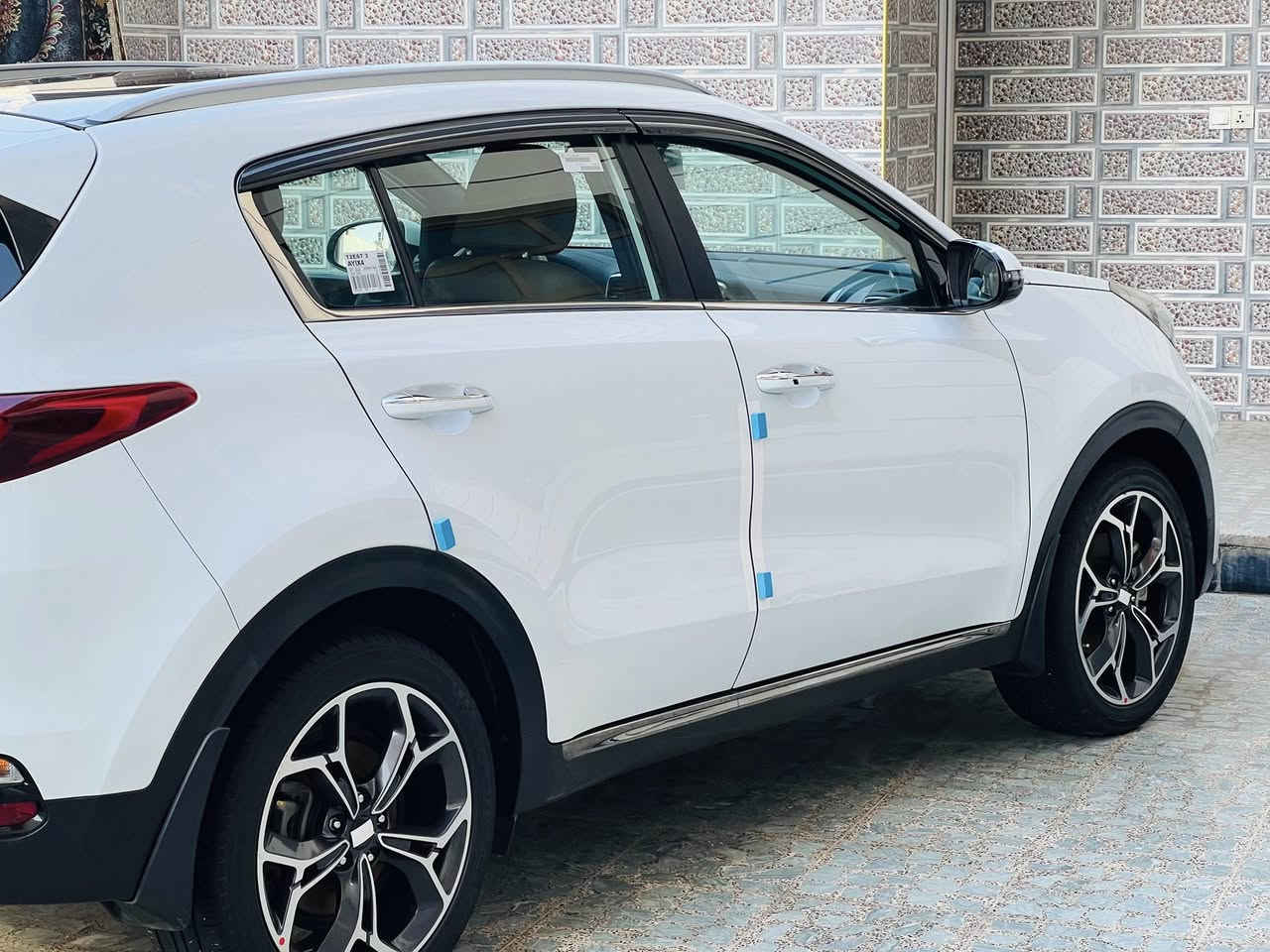 السلام عليكم 
سبورتج خليجي موديل 2020 جي تي لاين 
فول مواصفات 
مكفوله السيارة من الضربه والصبغ و البارد 
كلش جديدة ماشاءالله 
ماشيه 99 
بعدها بحالة الشركة 
رقم بغداد تحويل مباشر 
سونارها موجود 
السعر 225 بيها مجال 
***********
