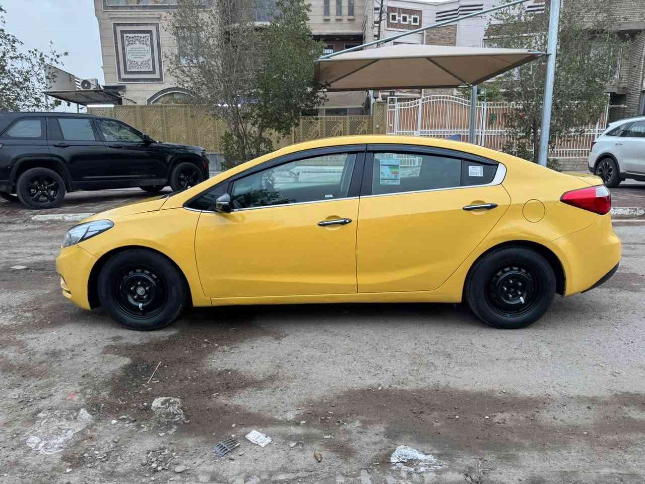 كيا فورتي للبيع موديل 2015 وارد امريكي حادثها جاملق خلفي بدون دواخل السياره اليبل واحد مكينه 2000 مكينه وكير وصدر امامي وخلفي تخم تاير جديد رقم بغداد دولي جديد هزه  جديده وسنويه  28 مصفره تبريد ثلج السعر 89 الاستفسار على الرقم ***********  عنوان بغداد الرصافه
