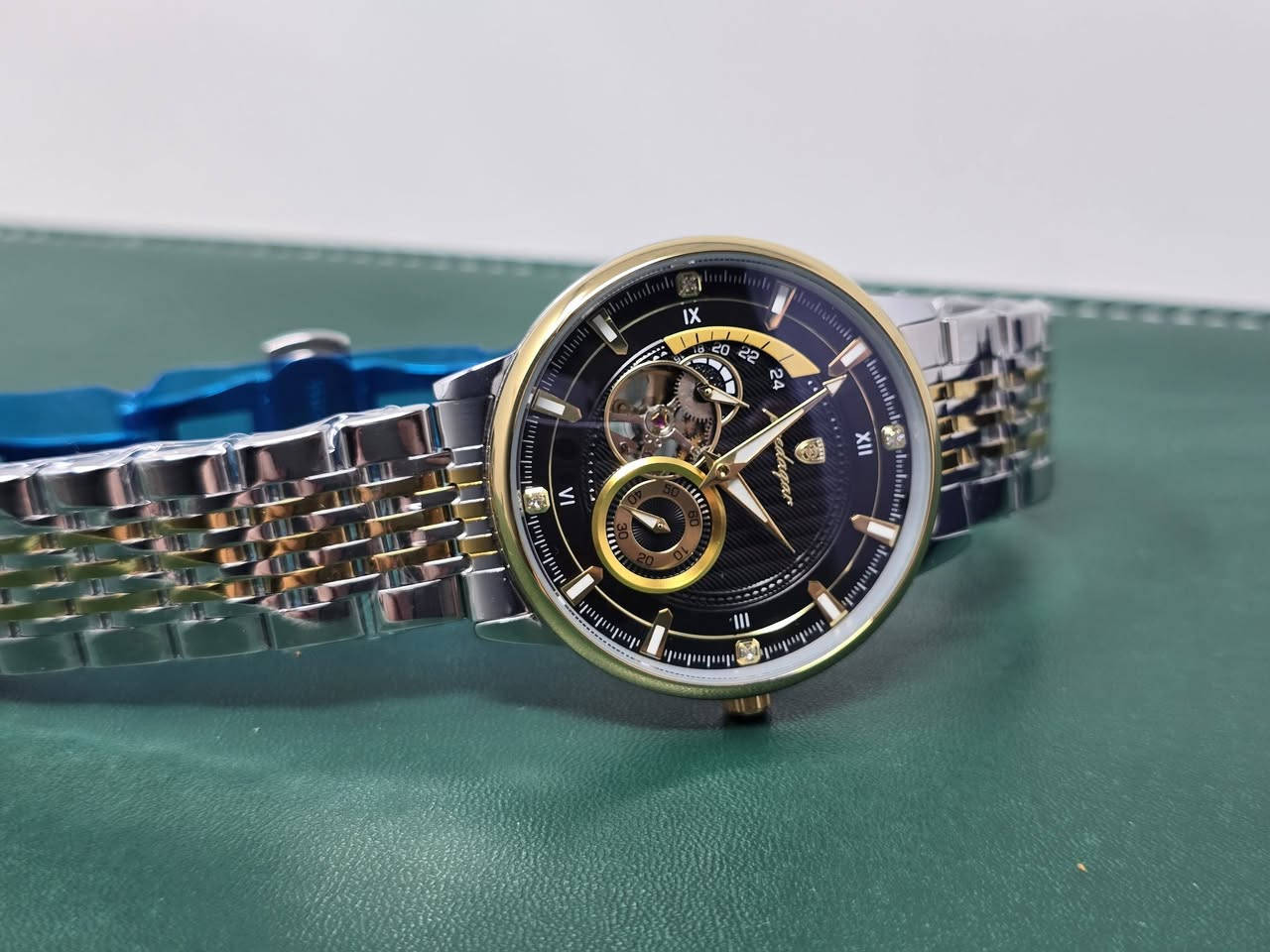 (((مزاد يبدأ من 35 ألفً وينتهي 5 صباحًا)))
ساعة ماركة بودي كار (من أمازون).
ماكينة أوتوماتيكية مقاومة للماء.
زجاج زفير مقاوم للخدش والصدمات.
قفل فراشة وزن ثقيل سناتر شغالة (تفاصيل داخل الفيديو).
مكاني كربلاء (متوفر توصيل).


**إذا كنت صاحب هذا الإعلان وتريد حذفه لأي سبب، رجاءا أرسل رسالة إلى الدعم الفني**