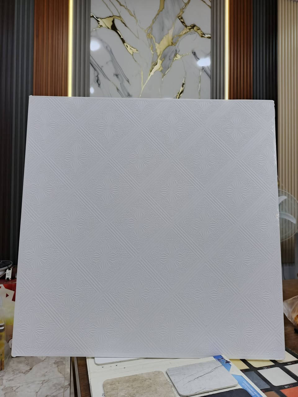 تم بحمد الله وصول الوان جديدة:

✅سقوف ثانوية (بلاستك –جبس–CNC)
✅تغليف جدران بلاستك طول 3 متر* عرض30سم 
✅كورنيش(بنل) أحجام متعددة
✅أنارة (LED) ضمان سنة أستبدال 

حديثة-السبحاني-الشارع العام 
للتواصل مراسلة الصفحة او الاتصال: ***********
