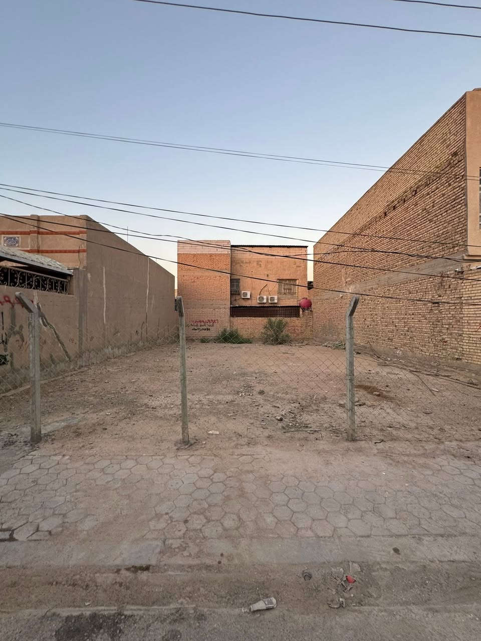 السلام عليكم 
للبيع نصف قطعة ارض في حي المهندسين شارع 10
خلف شارع الزوار ( طريق الجنة) عمود 23 مباشرة
🟥 مساحة القطعة 143 متر

السعر : 175 مليون

للاستفسار الاتصال على :***********
