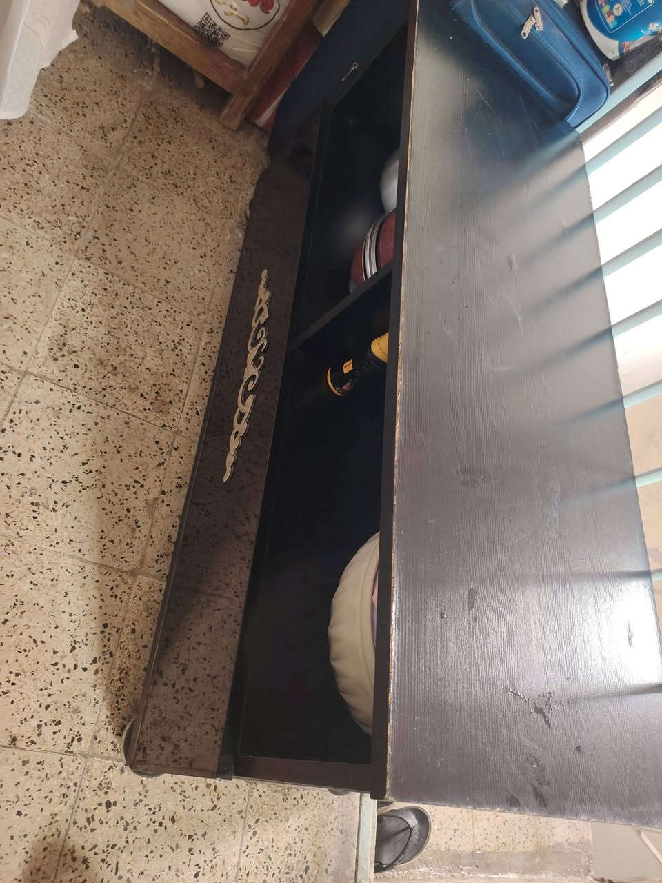 ا
السلام عليكم
غرفه تركي للبيع كنتور تعبان مثل ما موضح بالصوره والباقي انضاف الكشن فصلتو ب ٧٥ الف
ادفع سعر عجبني ابيعك
مكان حي السكر
*********** للاستفسار
