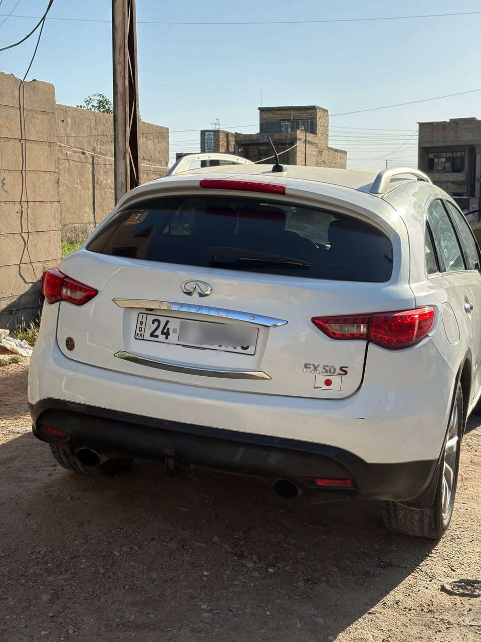 سلام عليكم انفنتي fx50s 2009فول مواصفات رقم دهوك 
تحويل ثاني يوم باسمي ماشية 217000 الف محرك 3.5 ستة سلندر مواصفات السيارة 
فتحة سقف 
كامرة خلفية
تدفئة كشنات
تبريد قطعتين ثلاجة
كشنات خزن ميموري 
تحكمات ستيرن 
5 بصمات ترحيب 
فول السيارة 
صدر السيارة تعبان يحتاج تبديل 
كشر السيارة نظيف بحالة ممتازة 
تحتاج شويه ترتيبات 
السعر المطلوب 95 وبيها مجال ان شاء الله للاستفسار
*********** مكان السيارة بغداد
