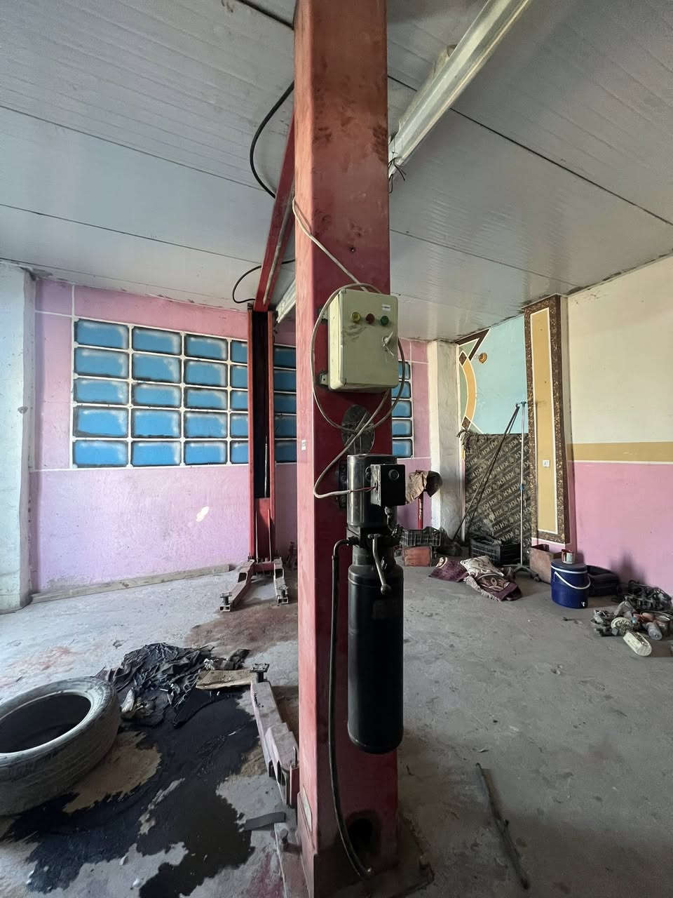 سلام عليكم جك رافعه للبيع مكان واسط العزيزيه    اكثر الاستفسارات تواصل ع رقم***********/***********
