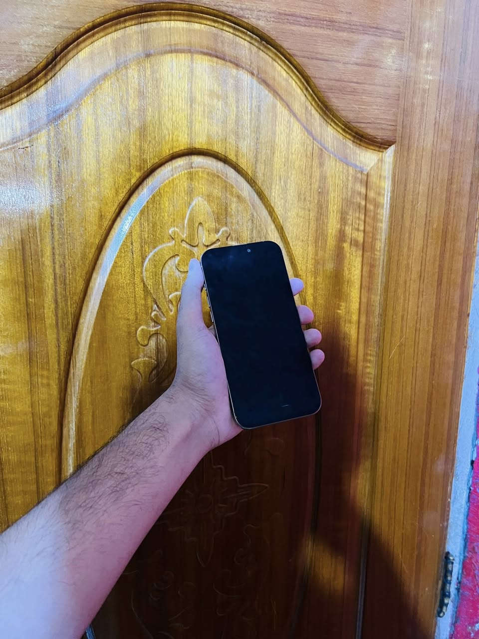 ايفون 16 برو ماكس الوصف مهم بيع ومراوس بدل شاشه متوسطه بصمه وجه شغاله باقي كفاله الجهاز اخو الجديد عربي شرق اوسط بطاريه 90 الجهاز كله شغال سعر 950 شراي يتصل***********
