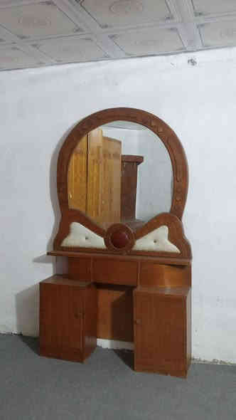 غرفة نوم البيع استعمال قليلاسعر 500 وبيه مجال المكان كربلاء جامعة العميد
‏‪0778 079 8605‬‏
