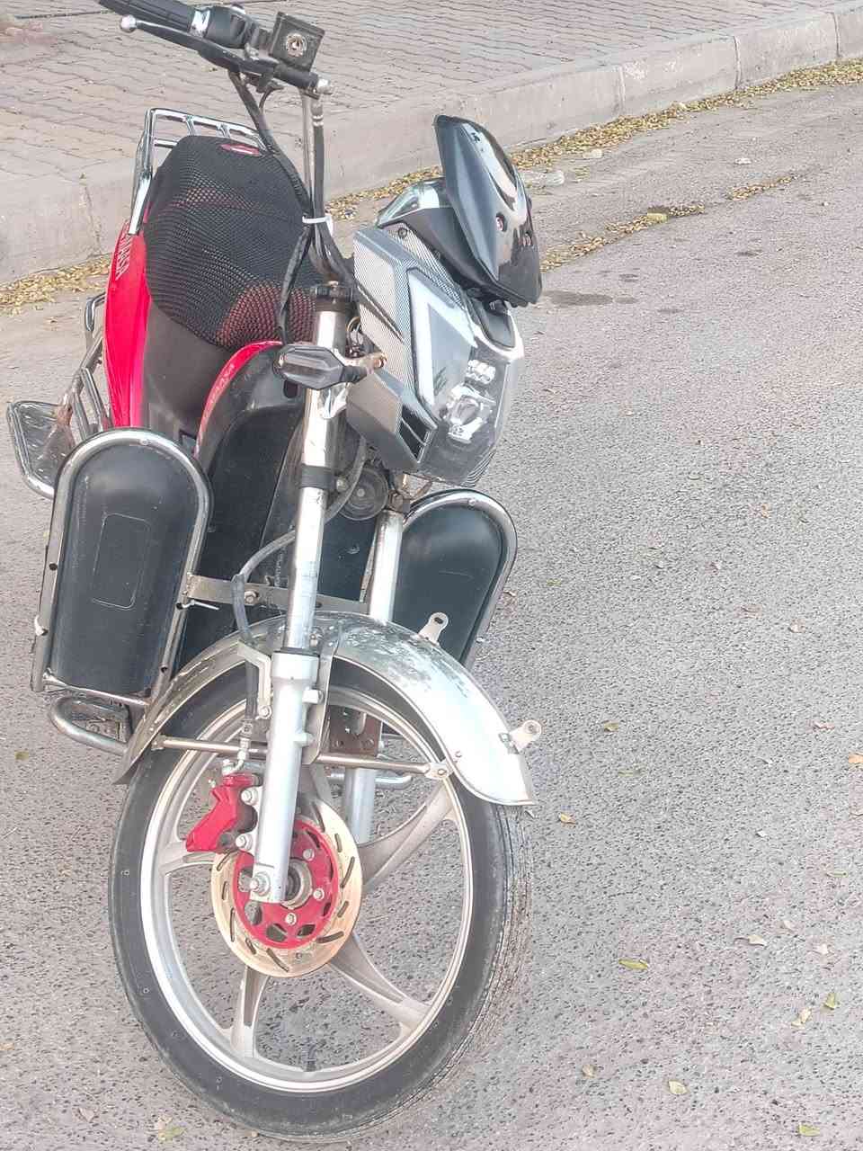 370الف
دراجه شحن هارلي شركه الماسه
كهربائيات كلها شغاله
البطاريات فول🔋 عل فحص مابيها نفخه فقط وحده تقره ٨ ونص بس تمشيك مسافات
مكاني الرمادي الزراعه
اتصال ***********
