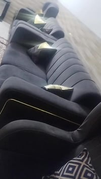 تخم 7مقاعد للبيع تفصال ب375للاستفسار الاتصال 07713342412