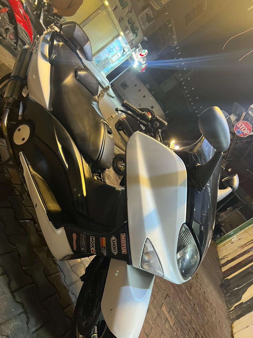 السلام عليكم شباب تيماكس 2008للبيع أو مراوس بجبلي وأخذ فرق الدراجة جديدة ومابيها نقص نازلة من كلشي وكلاشي للاستفسار ***********
