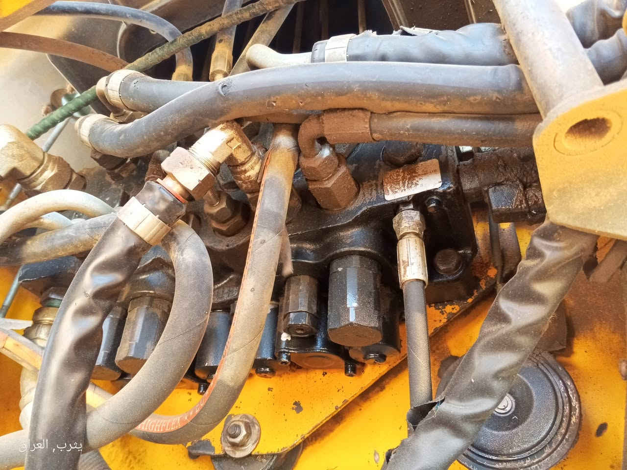 سلام وعليكم 
حفاره جي سي بي موديل 2007

رقم بصره بسمي 

فول مواصفات نقص تايرات 

للبيع ***********

ترهم مراوس بسياره حسب القناعه
