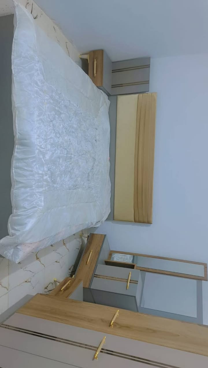 السلام عليكم غرفه تركيه للبيع اخت الجديده استعمال قليل مكاني ميسان مغربه ***********
