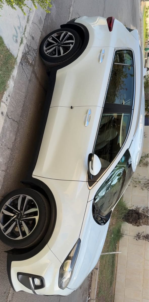 سبورتج للبيع خليجي شركه الدوليه موديل ٢٠٢١ ماشيه ١٠4 بيها بارد شبر بل جاملغ الامامي او بيها تحكيل على كد اصبيعين فقط السياره على وضع الشركه السياره شاشه او كامره اصليه رقم بغداد تحويل مباشر السعر ٢١٥٠٠ او بيها شي بسيط للستفسار *********** مكاني اليرموك بغداد, العراق
