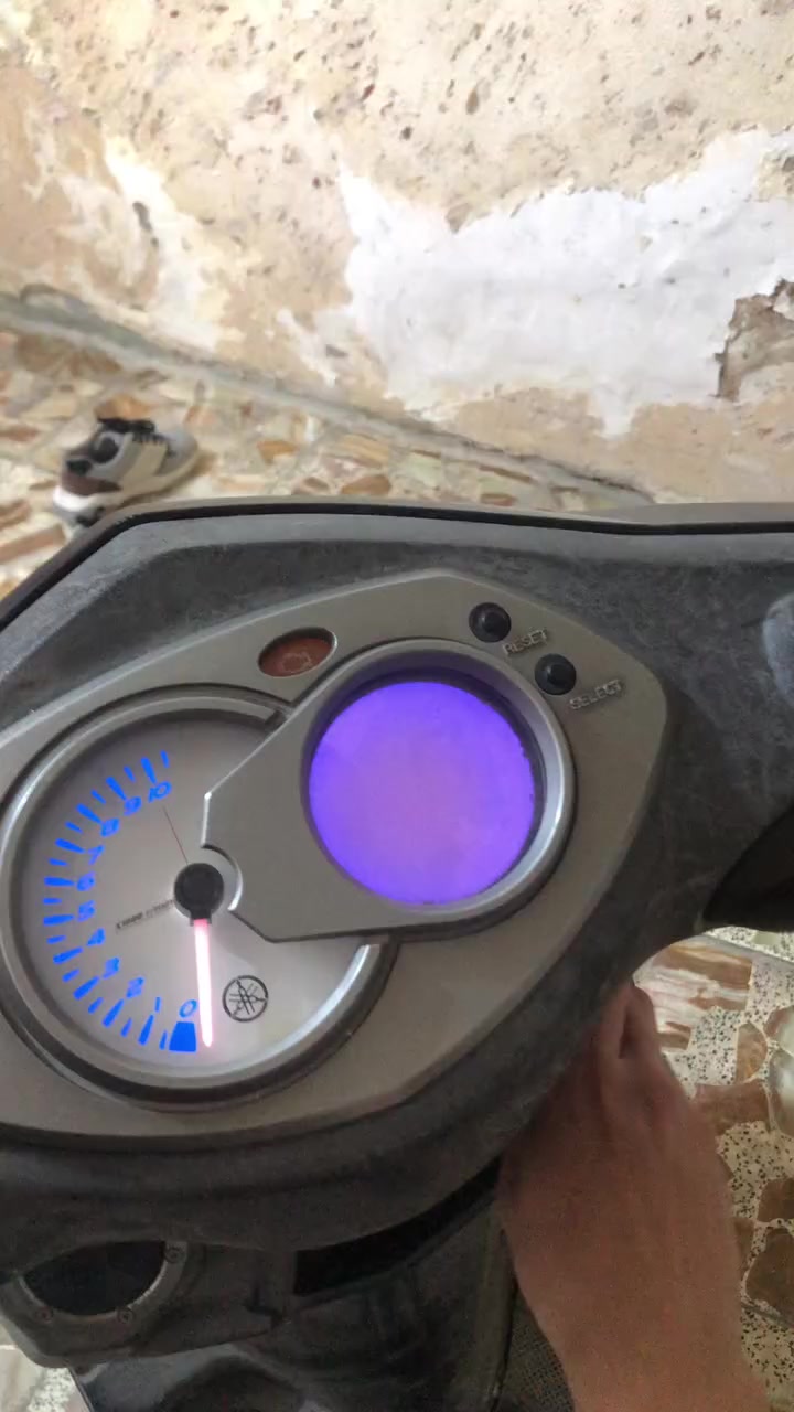 سكنس فحل دراجة بلادية من التاير الامامي للتاير الخلفي مكفوله كفاله عامة كهربائيات اشاير هورن سلف هندر كفرات بلادية ختم واحد السعر ب850  رقمي فقط واتساب *********** مكاني بغداد
