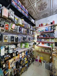 محل موبايل للبيع تصفيه لعدم التفرع  ٠٧٧٤٠٨٣٥٢٥٠