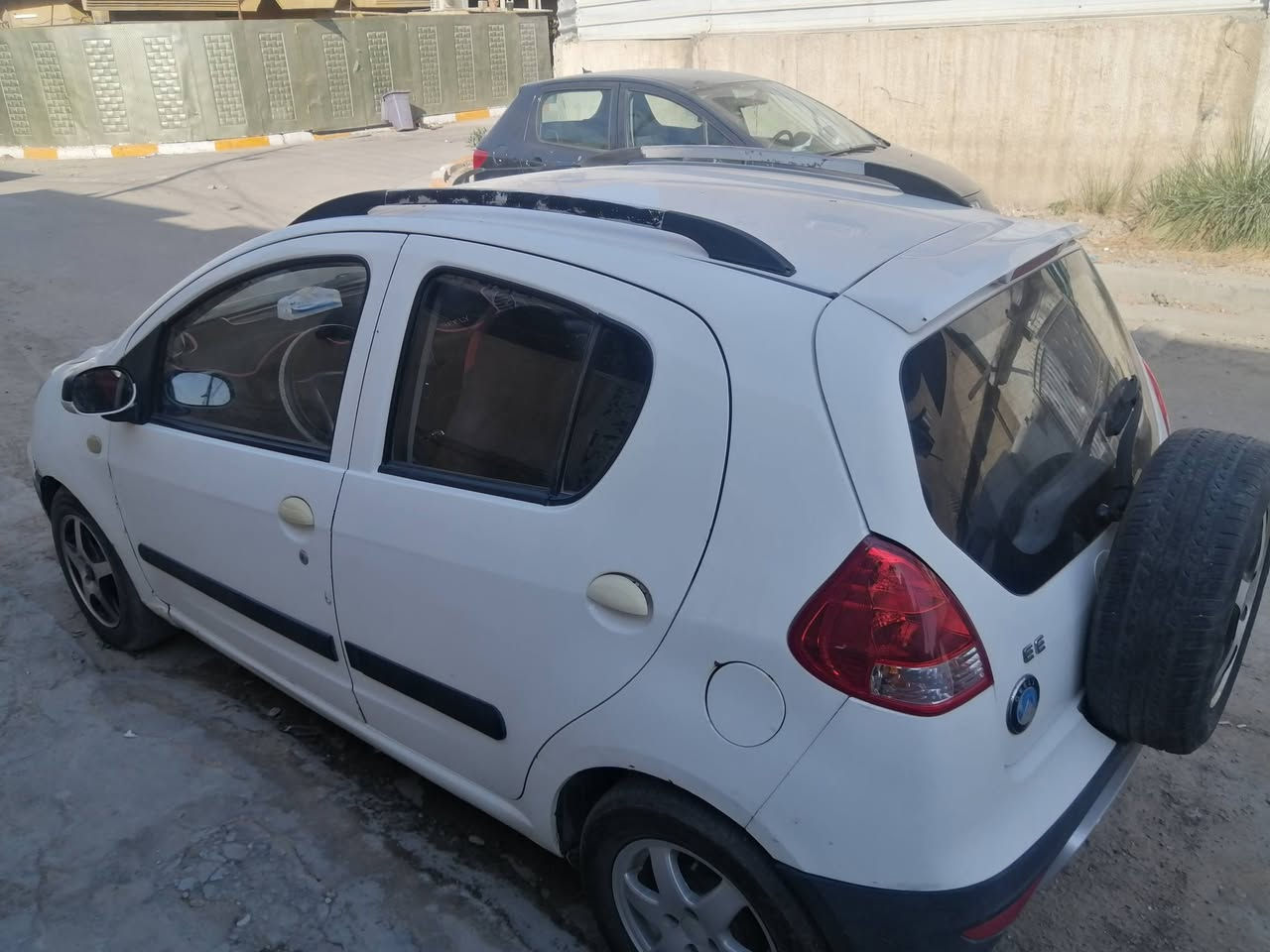 السلام عليكم
جيلي باندا كروز موديل 2013
رقم جديد دولي
كير ومحرك خير من الله . تخم تاير جديد 
سعر 56 ومجال للشراي 
مكانها الزعفرانية 
***********
