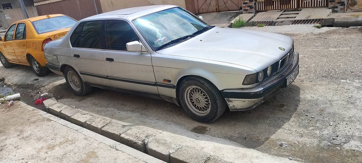 للبيع بي ام 735 اصل 730 صبغ جماليه بدون حادث شرط كير ومكينه شرط التحويل بيها منظومة غاز 
بيها طخه شبر براس الجاملغ الامامي
السعر 47 بيها مجال 
***********
