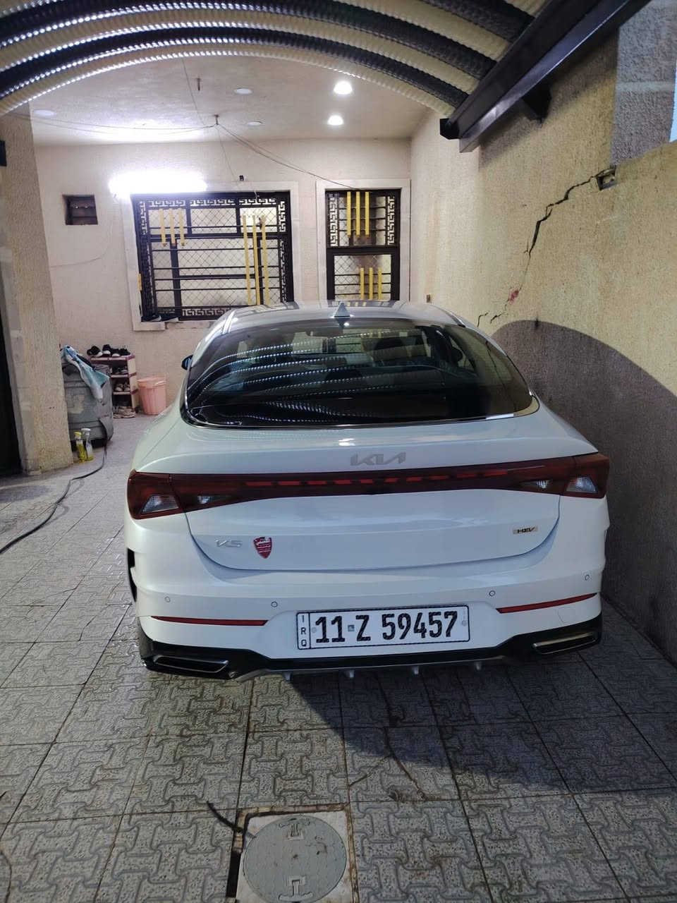 السلام عليكم سياره كي فايف للبيع موديل 2023 مكفولا كفالا عامه السياره جديده بمعنه الكلمه السياره  هايبرد بانزين مكان سيارة ابو غريب نصر وسلام رقم الهاتف ***********.   *********** السعر 230 وبيه مجال لطيبين
