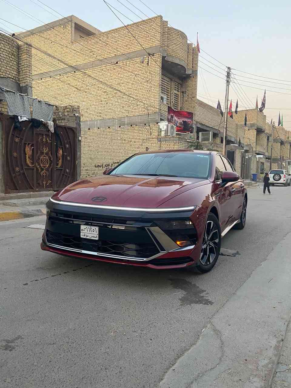 السلام عليكم
للبيع او مراوس
 
سوناتا 2024 دخول جديد بدون رقم 
حادثها  تبديل دعاميه خلفيه وبدايت الحوض بارد بجم كبس 
يرباكاتها سليمه 
ماشيه ١٤ الف مشي امريكا بعدها بحالة الوكاله
ملاحضه اجه بيها جاملغ ايسر امامي كلير فقط
لغود شواصي دواخل كير مكينه مكفولات 

بيها سونار جديد
المواصفات😍
داخل ابيض
صندوق ذكي  يفتح عند الاقتراب+ بصمه
كشن كهرباء 
بصمة +بصمة ابواب+ بصمة جنطه +تشغيل عن بعد
شاشه جيتيال
تحديد مسار 
قياده ذاتيه فول تحكم ستيرن
تدفه بل كشنات
 اربع وضعيات قياد
رادار . امامي. خلفي. جانبي
شفتات بلستيرن 
نضام ترحيب بل يدات
تبريد مناخين
مانع اصطدام امامي + مانع اصطدام خلفي عند الرجوع

السياره تتعب من تكول جديده
لاتقارنونها بلمهجومه وكلشي اكو بلسوك

مكاني بغداد هـ***********
