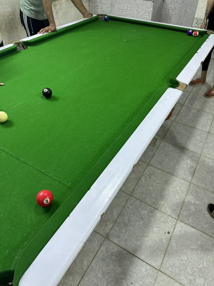 سلام عليكم من رخصت الادمن  ميز بليارد كامل من كلشي كيوبات سيت طوبات عماله للكيوبات السعر 400 وبي مجال لشراياتصال عله هذه الرقم ***********
