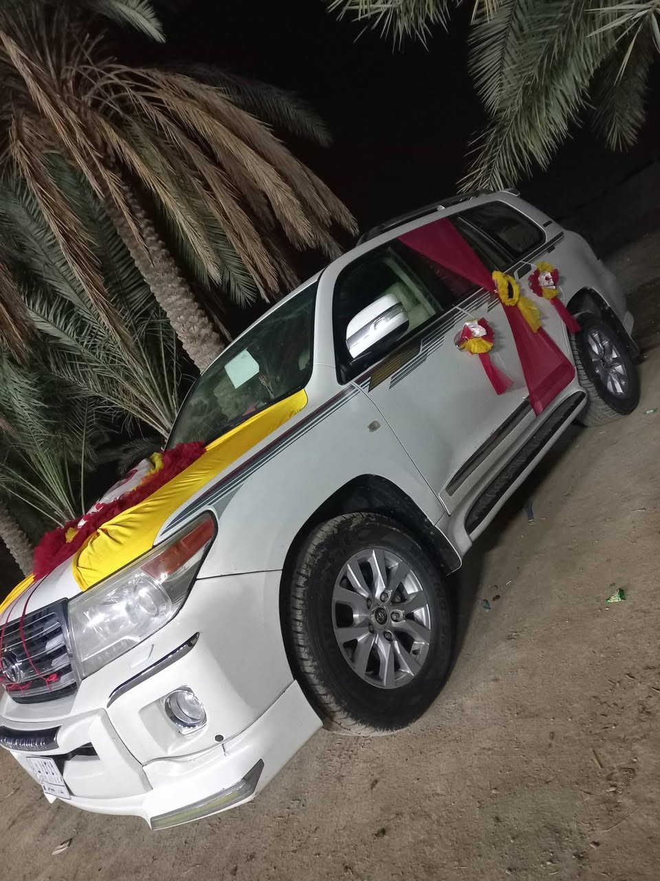 السلام عليكم لاندكروز موديل 2009محدثه 14 فقط دعاميات السياره مكفوله من الضربه والصبغ  والتبديل. بيه تكشير بدايت البيبان بدايت الجنطه وبل قماره هم شويه رقم بغداد بسمي.مكاني حله ابي غرق عارضه /255وبيه مجال للستفسار(***********)
