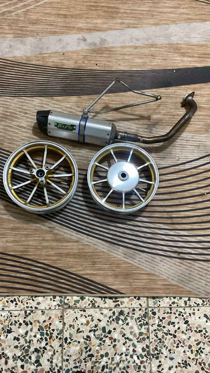 للبيع غراض تزويد خرش ونظيفات 🔥
للبيع غراض تزويد خرش ونظيفات 🔥

- كلج Racing Variator Kit سعره 25  
- كلج WF كامل خلفي ومامي سعره 60 وبيه مجال بسيط  
- دبل رياضي أمامي قفل سعره 15 وياله رياضيه سعره 35 وبيه مجال قليل  
- وصالنصه رياضي سعره 30 وبيه مجال  
- وصالنصه FM سعره 15  
- كفر بنفسجي نظيف سعره 35 وبيه مجال بسيط  

شغل مرتب وماعليه حچي، البيع للجاد ✨ راسل خاص أو راسل واتساب على ***********
