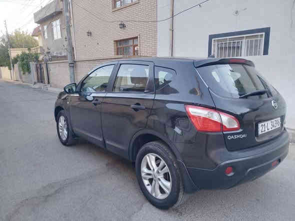 نرخ  90   مەجال     ***********
نیسان قاشقای 2012 گێڕعادی
 فول مواسفات:ABS دژەخلیسک،چوارجام کارەبا،ئاوێنەکارەبا، کوشن هیتەر،لایت عەدەسە و زینۆن،سوکان ڤۆلیۆم،،فڵچەئۆتۆ،لەگەڵ ئاوی فڵچە لایتەکان دەشوات،تحدید سورعە، سیستمی فول ئیکۆ،بلاجکتۆری تەم،کوشن جەک،چوار ئرباگ
یەک پارچەی بۆیاخە بەشەرتی ئەوەی ناوی نەگرتبێت  سەقف و بۆنیدی کەمێک کاڵبونەوەی هەیە 
سەنەوی تا نزیکی 2028 تازەیە و بەناوی خۆمەوەیە
بیلاد گێڕومەکینەی سێنترای 16 ی لەسەرە  نەکراوەتەوە بەشەرتی بێ عەیبی کەتەلۆک دو سویچ کۆنترۆڵی شەریکەی ماوە 
هەڵەبجەی شەهید حلبجة
