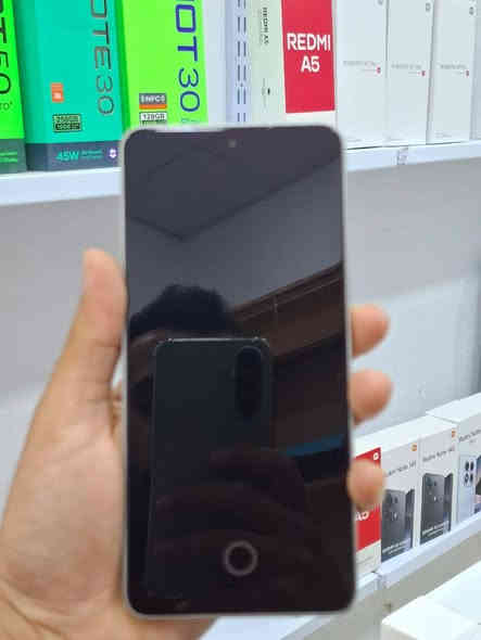 السلام عليكم
للبيع جهاز شاومي  mi 14t  
شاشه - 144 هرتز - AMOLED
الذاكرة 256 جيجابايت
الرام 12  جيجابايت
الكاميرا 50 + 50 t 12 ميجابكسل
المعالج Mediatek Dimensity 8300 Ultra
البطارية والشحن السربع 5000 مللي أمبير - 67 واط 
نضافه 100% للاستفسار ***********
