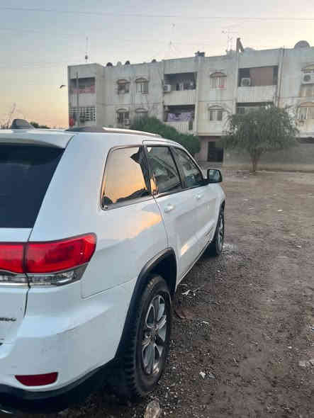 السلام عليكم جيب لاريدو موديل 16 رقم اربيل عليها بساتم 14 بانزين عادي بيها صفحة السعر 178/ ***********
