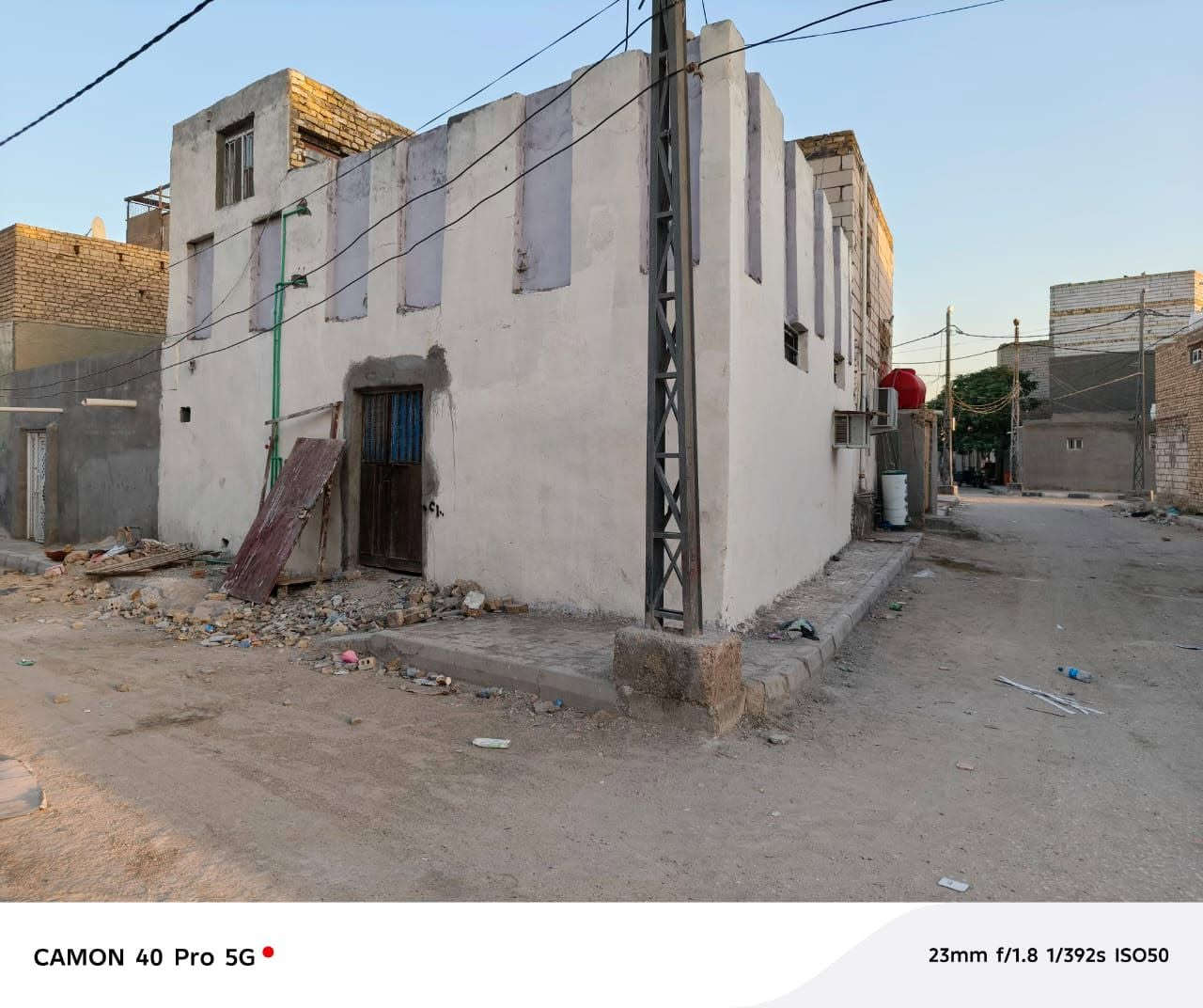 دار للبيع المساحه ٧٥ متر
يحتوي على غرفه وصاله
وستقبال ومطبخ وصحياة وحمام
العنوان الجمهوري قرب شارع سيد امين
مراجعة مكتب الكعبي للعقار *********** وتساب اتصال
