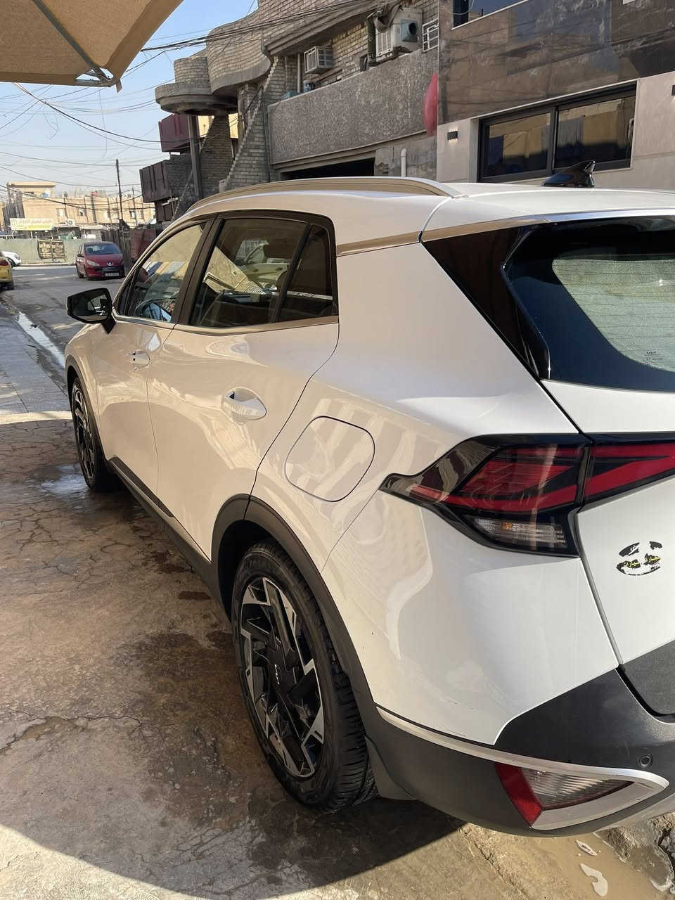 كيا سبورتج 2023 
_رقم اربيل باسمي 
_مكفوله كفاله عامه 
_ ماشية 39500 قابل للزيادة

فول مواصفات قمارة حديد 
بصمه
_كشن سائق كهرباء 
_تبريد شاشة مناخين 
_ صندوق كهرباء. 
_تدفئه كشنات ومقود 
مغلفة جلد ارضية وكشنات 
بعد بيها هواي مواصفات ميحتاج اذكرهن
السياره جديدة بحاله الوكاله 
السعر 218
العنوان بغداد 
***********
