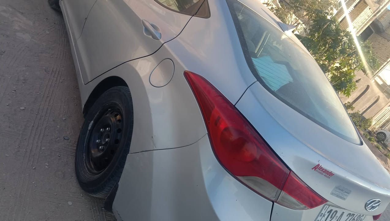 سياره النترا موديل ٢٠١١ رقم دولي كربلاء بيهه قطع صبغ محرك دوش ١٨٠٠ لون سلفر تدفئة تبريد  تحويل مباشر السعر ٩٥ بيهه مجال  ***********
