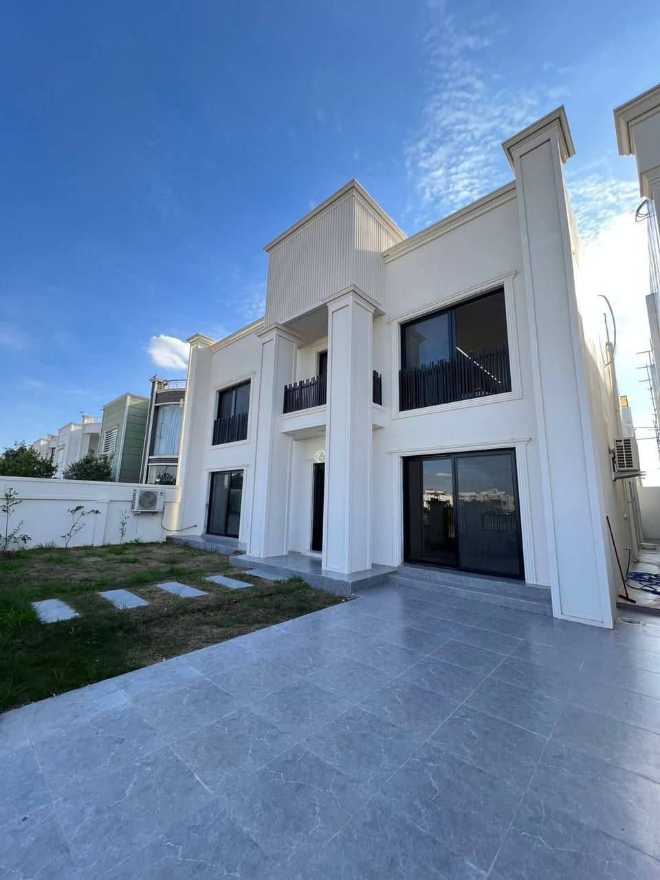 🏠 البيت زيرو بناء حديث
البيع مع الاثاث 
🔶**🔹**🔶**🔹**🔶

🏠 #فيلا #للبیع في #كنجان #ستي (#Ganjan# City) 
- بمساحة 350متر مقابل حديقه 
- حــــديقة کـــبیرة
- غرفة استقبال و صالة کبیرة
- 4 غرف نوم (2 سویت)

رقم الاتصال ‏‪***********‬‏

#اربيل #كركوك #كربلاء #فلوجة #نجف #سماوه #عراق #بصره #دهوك #عقارات #عقاراتللبيع #اشتي_فيلج #حي_قربو #اربيل_الجديدة #ازادي_نوي #كلوبال_ستي #هيوا_ستي #لانه_ستي #فرمانبران #5حساروك #ماس_هيلز #كنجان_ستي_اربيل #حي_هفالان #قرية_الاسبانيه #كوردستان_ستي #زانر_ستي #بختياري #وزيران #مهندسين
