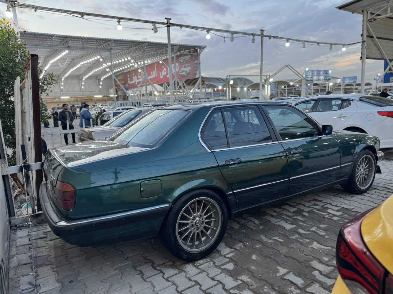 الحلوه البيع بي ام 730i مسكر (زيتوني ) موديل 93 اصل بليته وسنويه 
رقم اربيل دولي 
فول اوتماتيك 
صاج ملكي 
فتحه + برده خلفيه
دبل جكمجه 
دبل اير باك 
ويل 18 البينا 
مكينه وكير وحداديه شرط بدون اي اعطال ترايها يخبل
غرفه رصاصي جديده  السياره مال جناي وين ميعجبك سافر بيها
وسعرها بلاش بلعافيه ع الياخذها 68$  مكاني بلنجف 
***********
