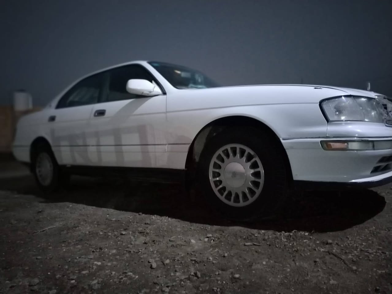 السلام عليكم 
سياره بطه منفصل موديل 1994 السياره حلوه ومكفوله فقط صبغ جماليه كير ومكينه خير من الله تبريد شغال حداديه كلش حلوه رقم انكليزي انبار 
مكان السياره ذي قار قضاء النصر 
اتصال ***********
خاص موجود
