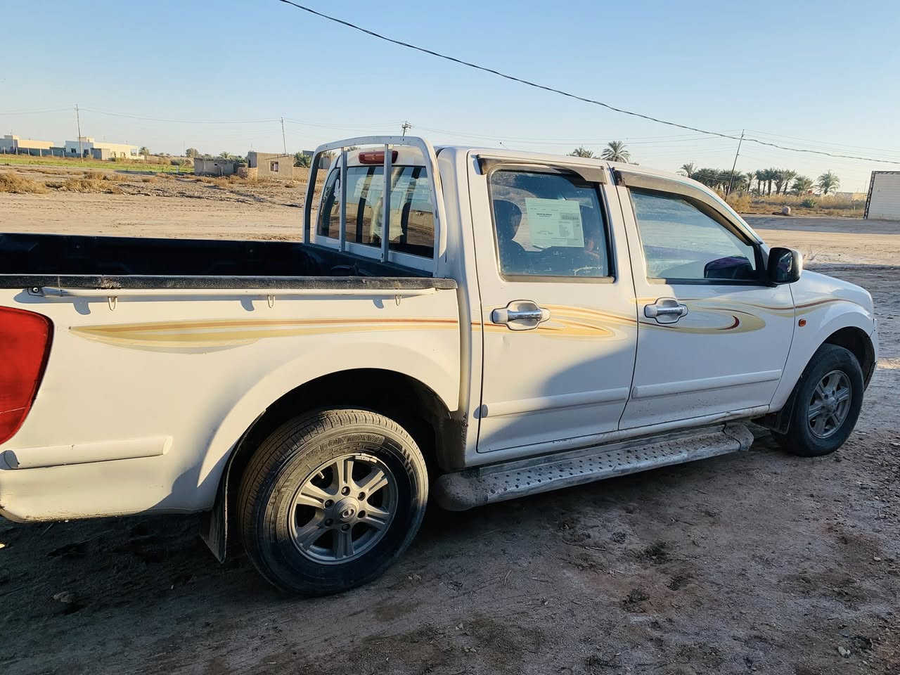 السلام عليكم 
بيكم 2016للبيع السيارة نضيفة 
مداور ثاني يوم للبيع او مراوس بستاركس
مكان السيارة السماوة الوركاء السعر87وبيه مجاال
***********واتساب
