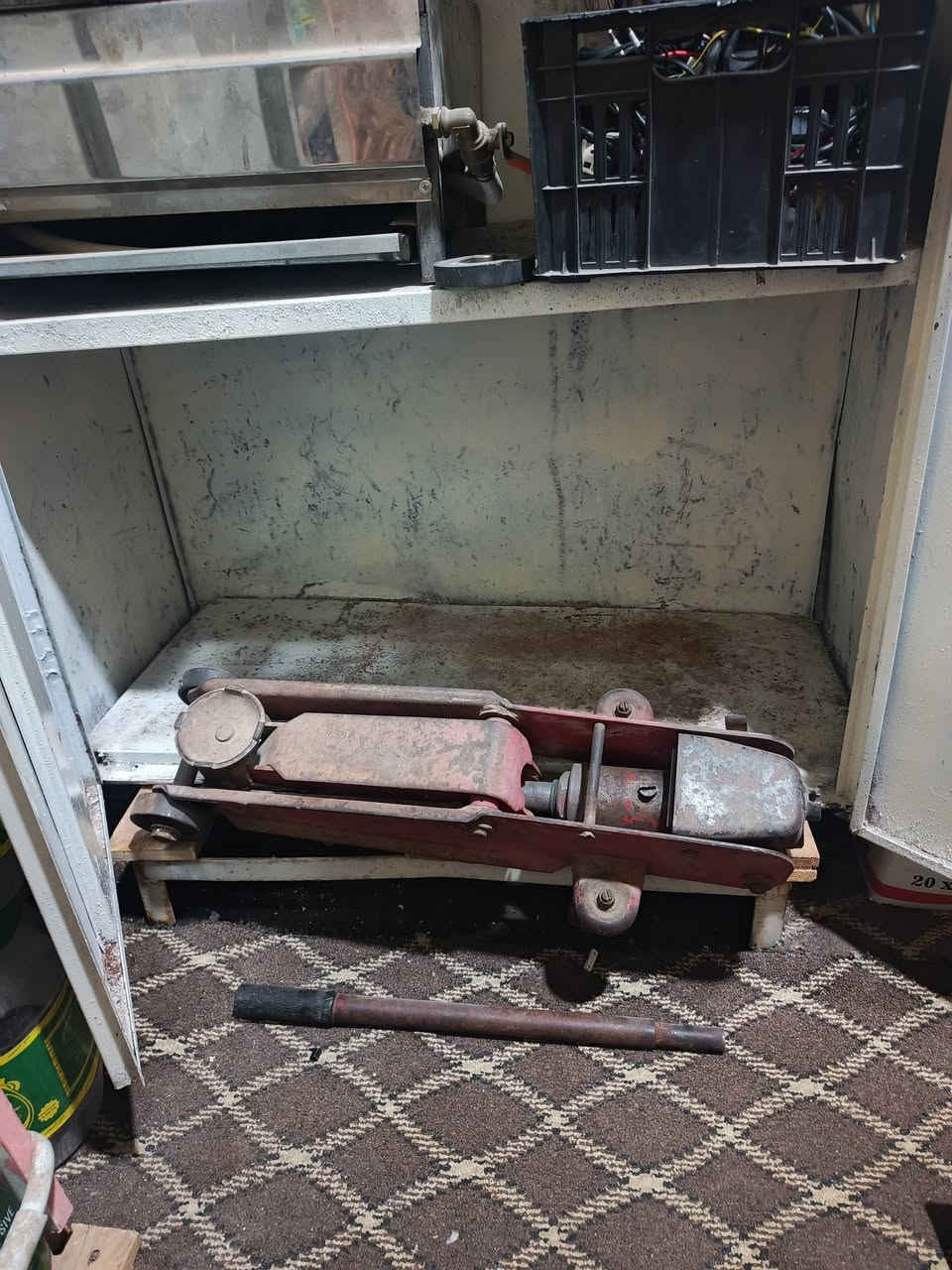 سلام عليكم للبيع مكاني كربلاء واكو توصيل ***********
