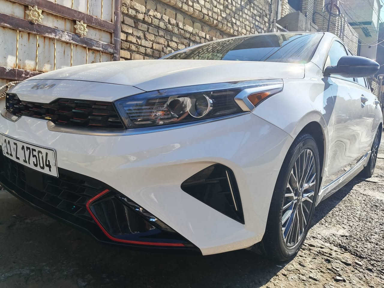 سلام عليكم كيا فورتي جيتي لان موديل 2024 ماشيه ٢٢  سياره زيرو محركه الفين دوش وارد امريكي بدون ايرباك تبديل فقط جنطه تحويل مباشر تخم تاير لون ابيض موميز  بدون  مراوس فقط ابيع رجان الشراي يتصل هذه رقم تفاصيله بل منشور  ***********
