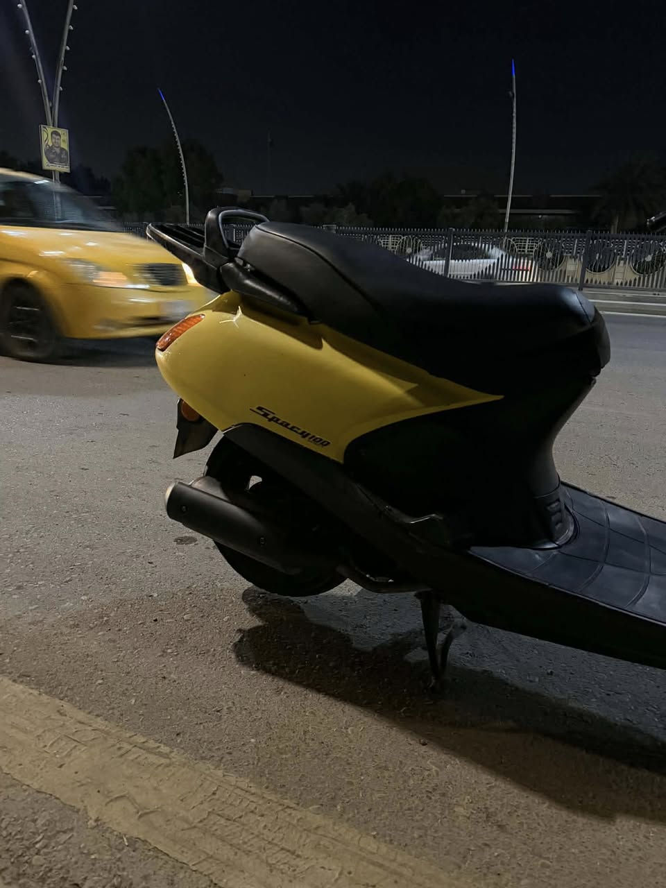 سبيسي ياباني مفتوحه مره وحده ناعمه وكلها كهربائيات شغاله عدادوكلشي  قفل جنطه قفل ستيرن السعر550تواصل ***********
