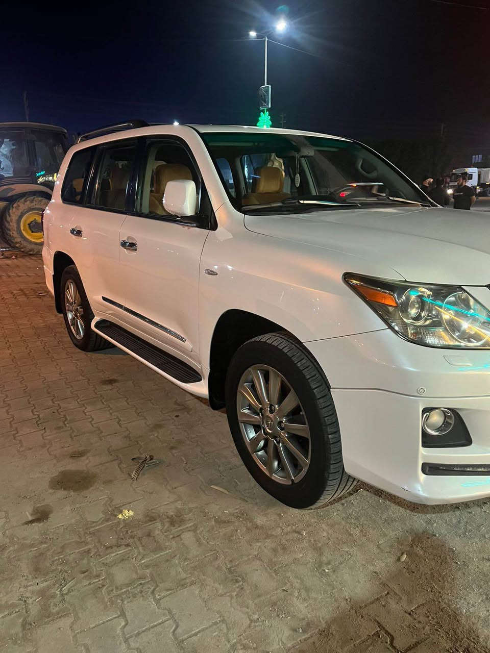 لگزز 2011 مكفوله كفاله عامه رقم اربيل مجدده 2029 بأسمي سياره نظيفه كلش كلش فول مواصفات محرك 5700 8 سلندر مكانهه بالبصره للتواصل 
*********** القرنة, البصرة
