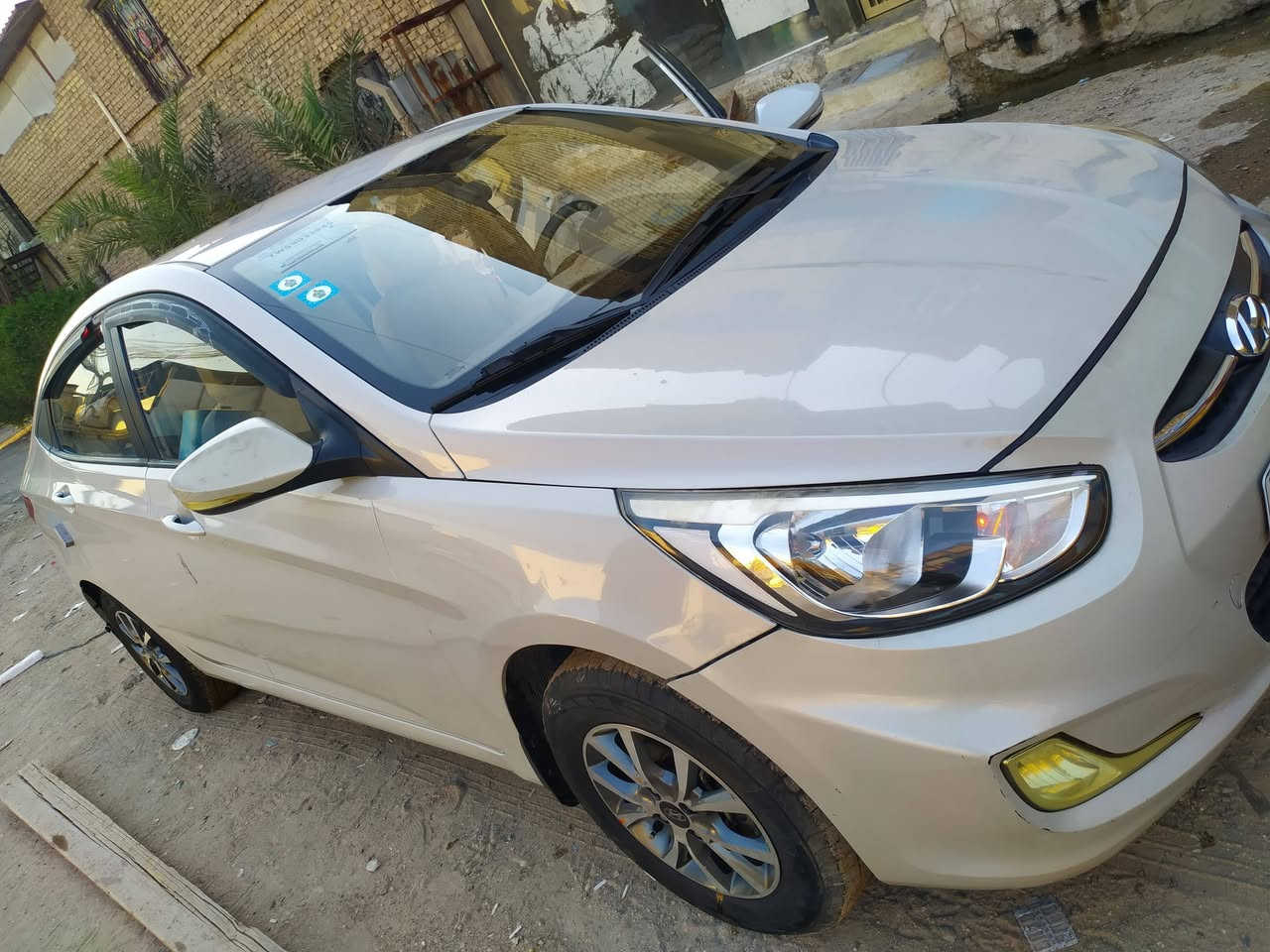 اكسنت خليجي موديل 2017
‏محرك 1400دوش
‏
‏مواصفات
‏فول تحكم ستيرن
‏شاشة وكامرة دوارة
‏دوشمة جلد كامل
‏اشاير بالمري
‏تبريد شغال
‏رقم بغداد انكليزي
‏بسمي تحويل مباشر
‏هزه وسنوية جديدة
‏كير ومحرك مكفول
‏شاصي لغد مكفول
‏شبر بارد الباب الخلفي
‏تخم تاير جديد
‏مكان بغداد المدينة
‏ماشية 72
‏السعر 105 وبيه مجال بسيط
رقمي:***********
‏
