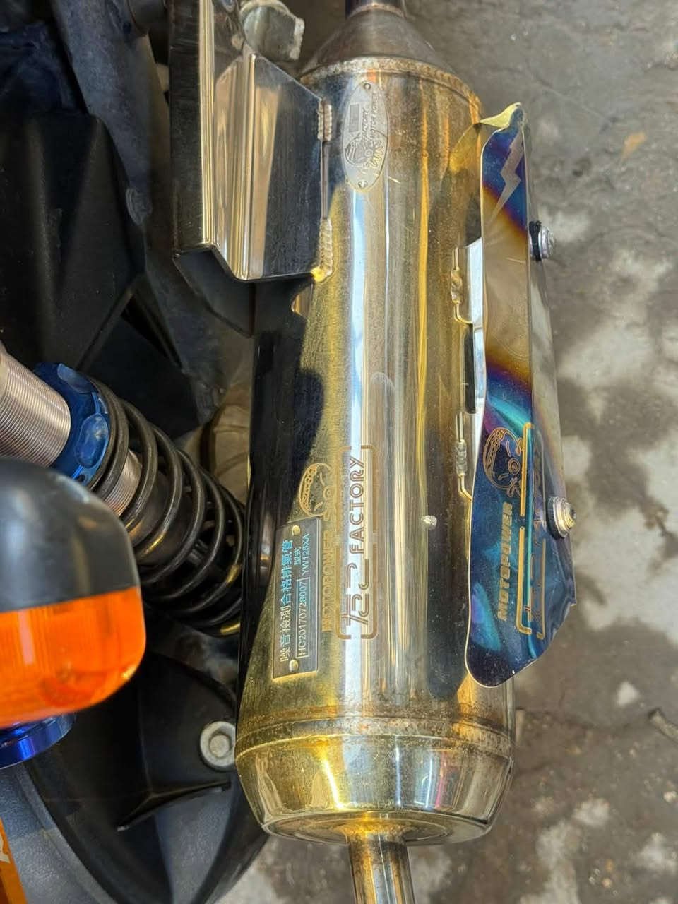 سكنز جبلي نظافة كدامك مفوله تزويد مكلف بل نشر رقم صاحبها ***********
مكان نجف سعر 1450
