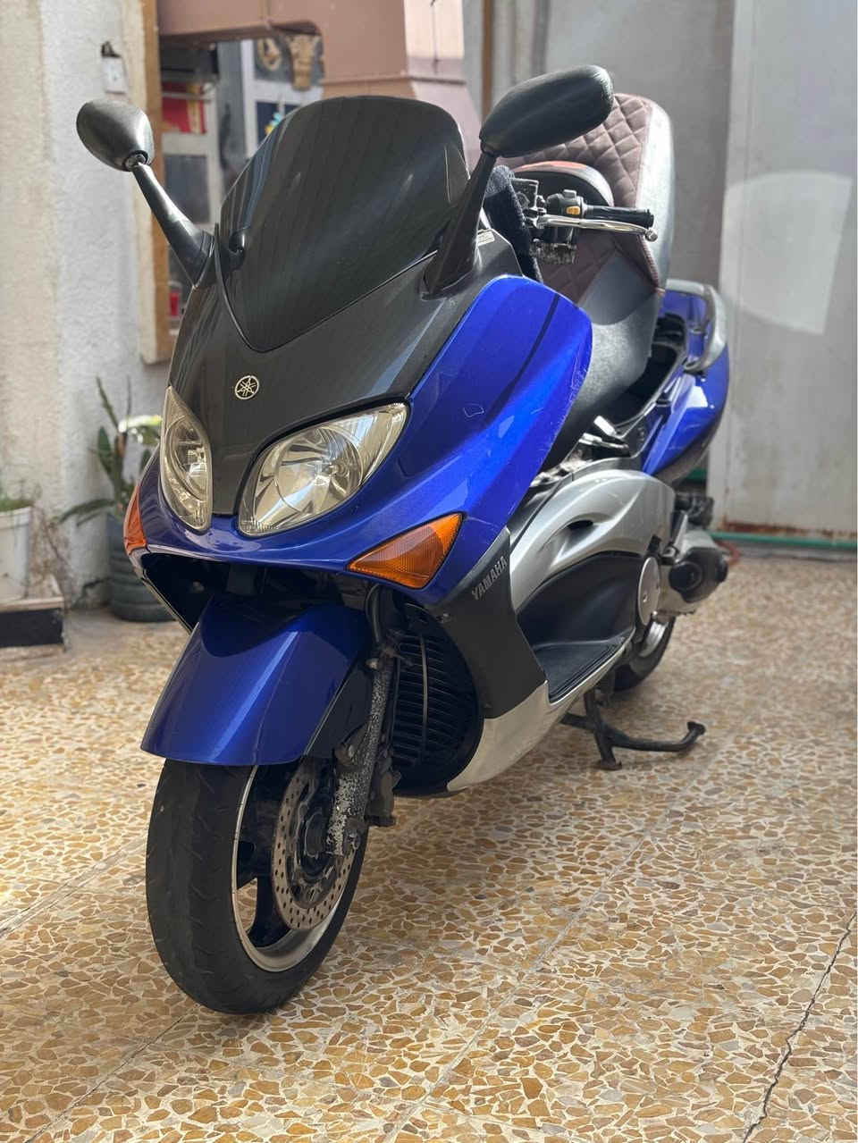 السلام عليكم شبابنا الطيبه
للبيع تي ماكس 2008 كفاله عامه كفر ومكينه
الدراجه بحاله جيده جدا 
بيها صالنصه رياضي اصليه تايرات يابانيه
 الاستفسار *********** المحمودية, بابل
