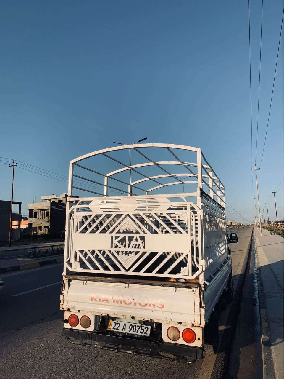 سلام عليكم

كيا فحل موديل 2016 المرغوب 

سياره مطلعها زيرو على ايدي من 2016 لحد هسه 

السياره ماشية ١٥٧ الف كيلو متر حقيقي يعني زيرو بالنسبة لخواتها 

رقم اربيل الجديد هزه جديد 

بدون نقص شرط البخار وتنقيص والصرف

محرك كير كفاله وعالفحص

تحويل ثاني يوم بونيد تبديل فقط بواحد ثاني همين بلادي بسبب الخدوش بدون ضرر 

متواجد اربيل او موصل 

السعر 158 ورقة وبيها مجال للطيبين 

***********

*********** موصل, نينوى
