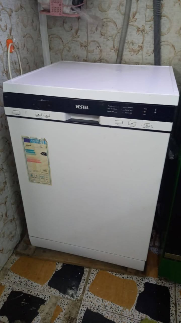 السلام عليكم غسالة ماعين جديد  مستخدمه وسبلت 2 طن اخو جديد  الاستفسار اتصلو على هذا الرقم *********** بي واتساب العنوان بغداد الشعب
