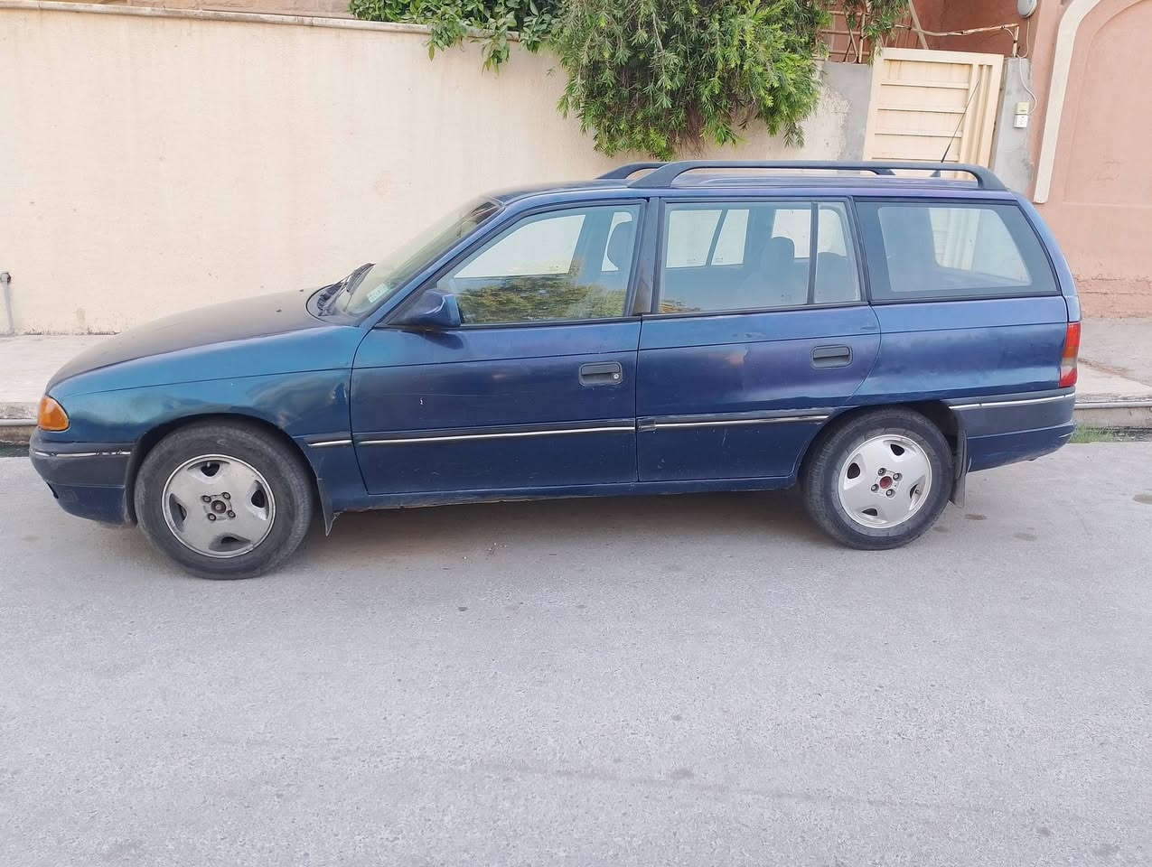 الحجم 20 
مكينة بداية صرف 
كير شرط 
رقم نينوى 
بيها كابون شرط التحويل 
مكان الايسر حي الاخاء 
السعر عل رقم او عل خاص 
***********
***********
